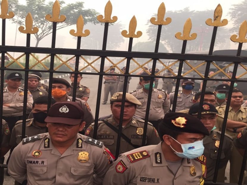 Protesters in Kalimantan decry Indonesian inaction against forest fires, haze