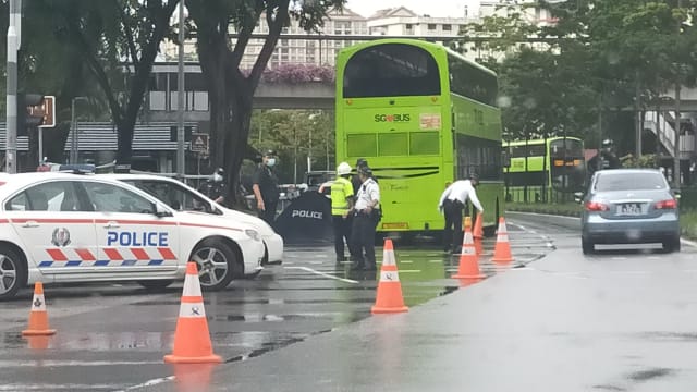 女子被撞困巴士车轮下丧命 肇事车长被捕