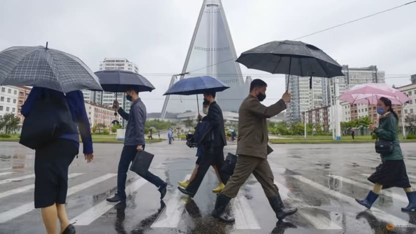 Korea Utara kenakan perintah berkurung lima hari di Pyongyang dek "jangkitan pernafasan": Laporan Korea Utara kenakan perintah berkurung lima hari di Pyongyang dek "jangkitan pernafasan": Laporan