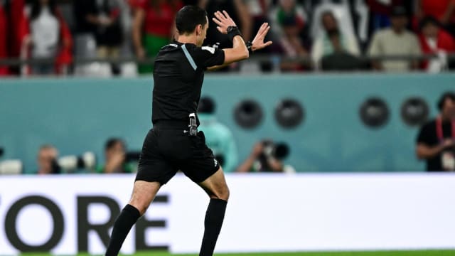 “体毛级”精准度毁了世界杯？盘点本届世杯VAR争议时刻