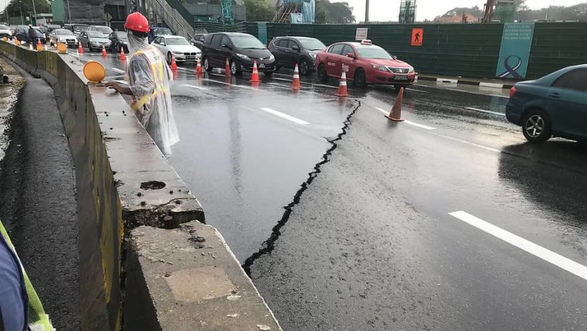 Cracks on Adam Road cause 'massive' traffic jams Cracks on Adam Road cause 'massive' traffic jams