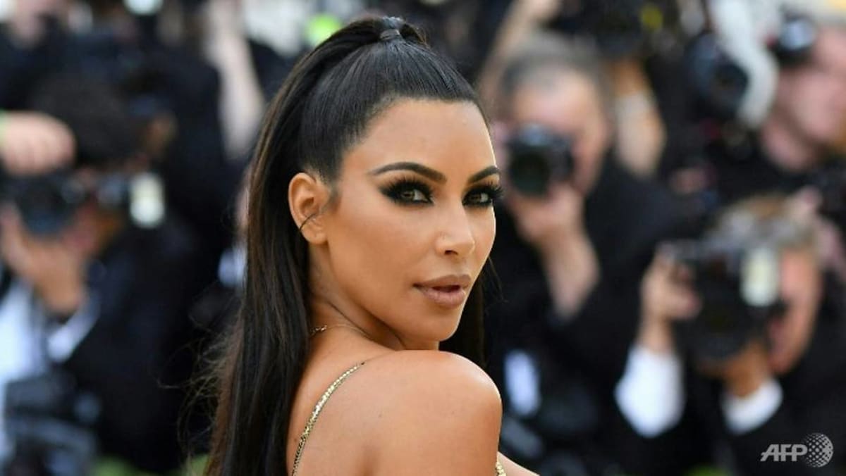 how-kim-kardashian-s-billion-dollar-brand-skims-defies-the-pandemic