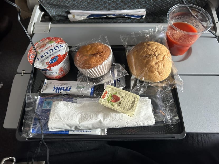 A continental breakfast meal served on a Singapore Airlines flight that a Reddit user named "Low_Ses_Man" claimed was "pathetic". A continental breakfast meal served on a Singapore Airlines flight that a Reddit user named "Low_Ses_Man" claimed was "pathetic".