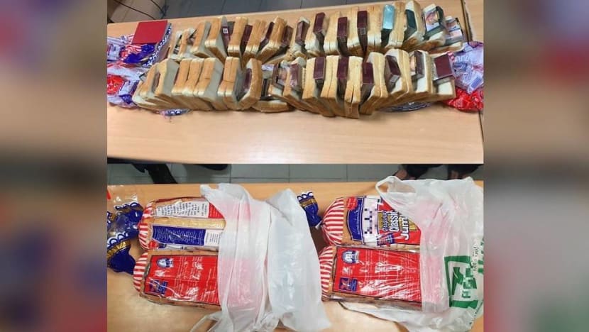 Man caught smuggling cigarettes hidden in loaves of bread at Woodlands Checkpoint Man caught smuggling cigarettes hidden in loaves of bread at Woodlands Checkpoint