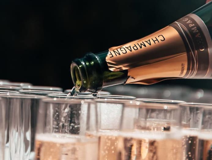 6 top champagnes to bring to your next year-end party - CNA Luxury