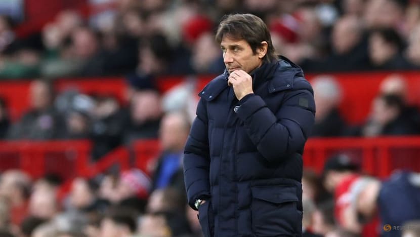 Spurs boss Conte tests positive for COVID-19