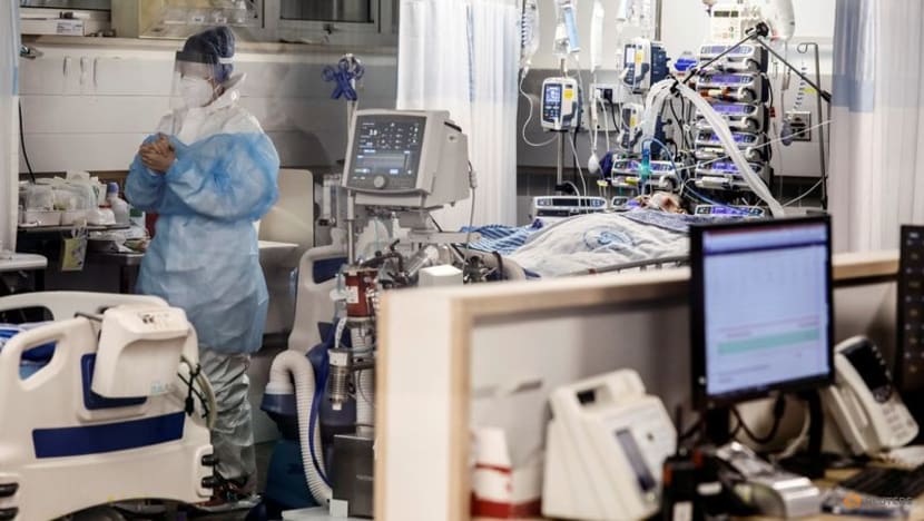Israeli hospital reports first death of patient with Omicron variant Israeli hospital reports first death of patient with Omicron variant