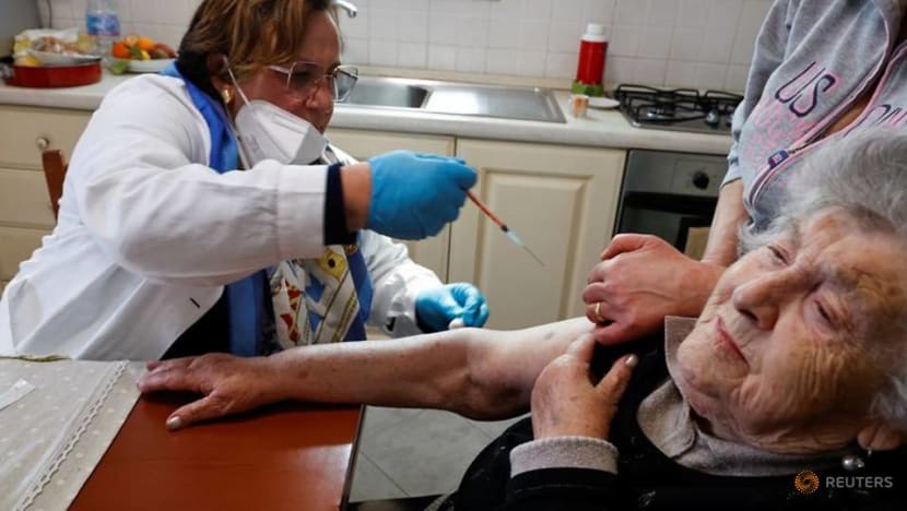 Italy makes COVID-19 vaccine mandatory for all health workers Italy makes COVID-19 vaccine mandatory for all health workers