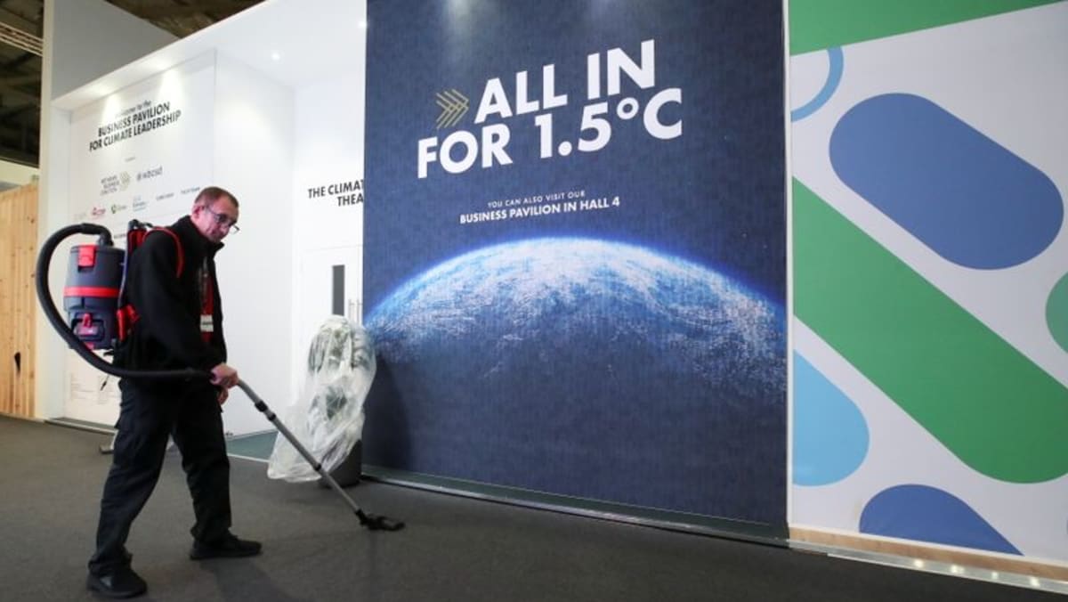 Dengan COP26 dalam perpanjangan waktu, draf kesepakatan terbaru mengawasi ambisi iklim