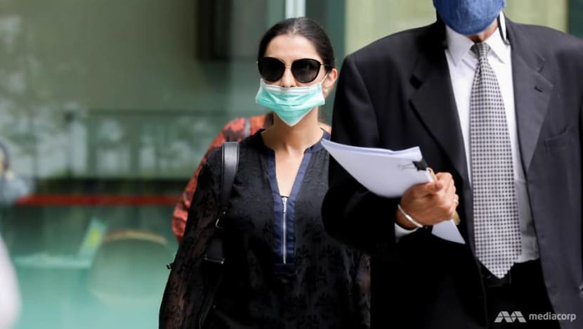 Singapore lady refuses to wear mask