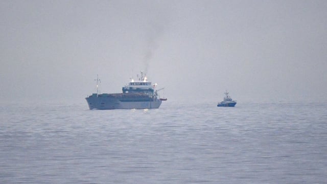 瑞典发生货船相撞事故 两人下落不明
