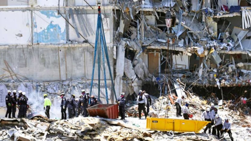 Florida collapse toll now 24, rest of building to be razed soon Florida collapse toll now 24, rest of building to be razed soon