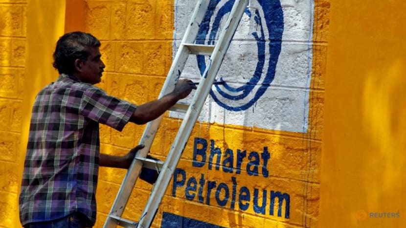 Indian refiners set to curb spot buying to make room for Iranian oil Indian refiners set to curb spot buying to make room for Iranian oil