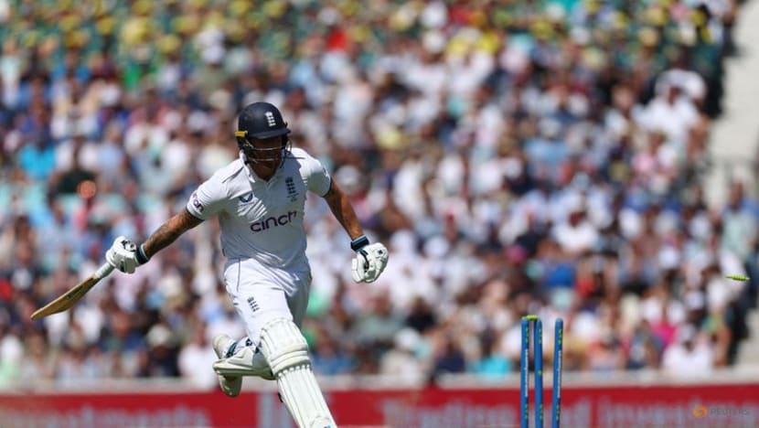 Crawley, Duckett give England fast start