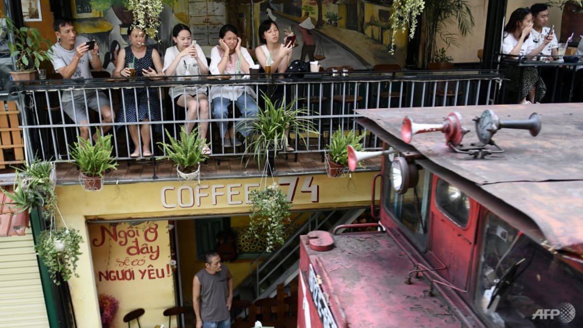 Kafe kereta api di Vietnam diperintahkan tutup setelah turis kembali