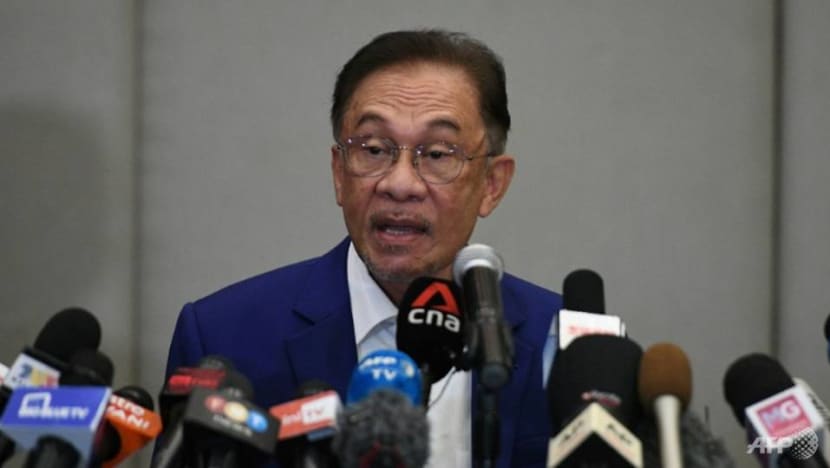 Malaysia opposition chief Anwar does not rule out contesting in seat held by PKR ‘traitors’ Malaysia opposition chief Anwar does not rule out contesting in seat held by PKR ‘traitors’