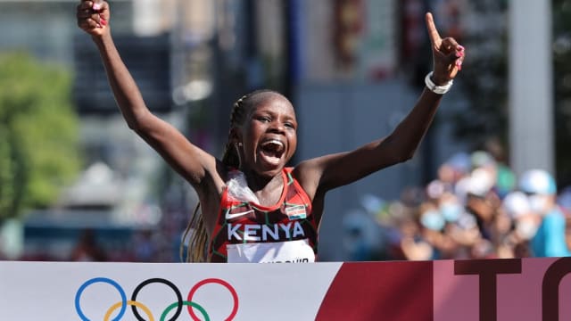 肯尼亚包办女子马拉松金银牌