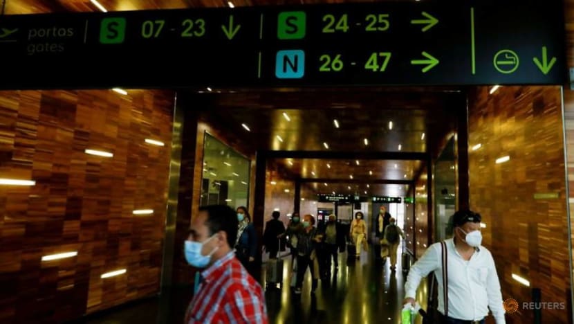Two hundred flights cancelled at Lisbon airport at start of strike Two hundred flights cancelled at Lisbon airport at start of strike