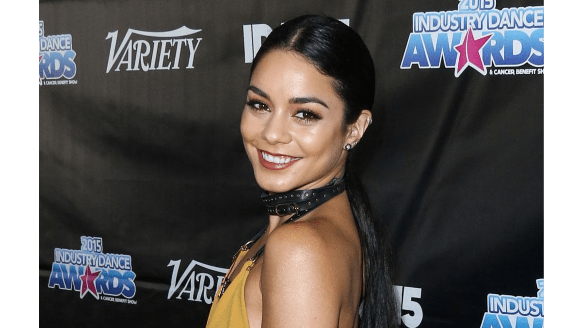 Vanessa Hudgens' family plan 8days