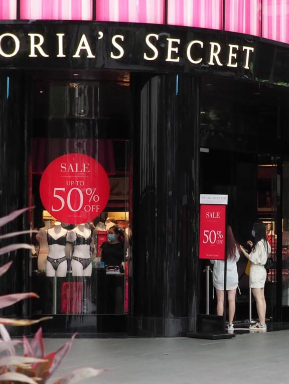 Six Australian schoolgirls were arrested in Singapore on Nov 13, 2022 for allegedly shoplifting from Victoria's Secret and Crocs stores.
Six Australian schoolgirls were arrested in Singapore on Nov 13, 2022 for allegedly shoplifting from Victoria's Secret and Crocs stores.