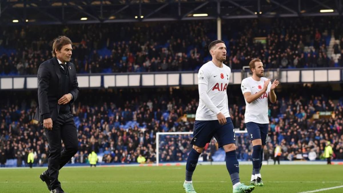 Tottenham asuhan Conte bertarung imbang tanpa gol di Everton