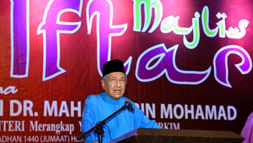 Dr Mahathir umumkan penjawat awam akan terima bantuan khas Aidilfitri