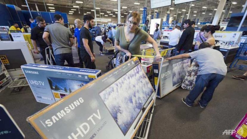US consumer confidence hits 18-month low in January US consumer confidence hits 18-month low in January