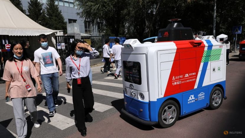 COVID-19 pandemic pushes Chinese tech giants to roll out more courier robots COVID-19 pandemic pushes Chinese tech giants to roll out more courier robots