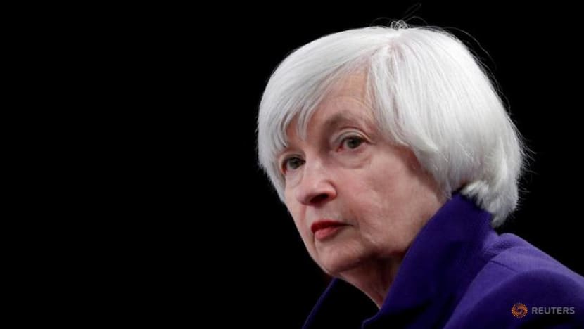 Yellen clarifies she is not predicting Fed rate increases 