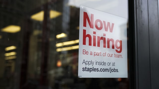 美国首次领取失业救济金人数有所增加