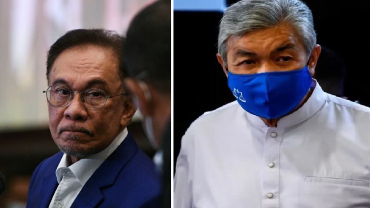 Anwar Files No Confidence Motion Zahid Urges Muhyiddin To Resign After Malaysian King Remarks On Emergency Laws Cna