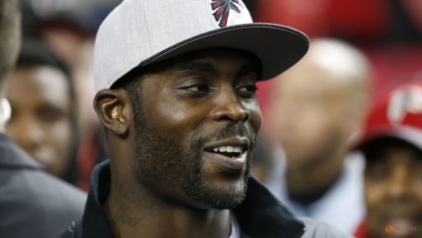 Exclusive-American football-Former NFL quarterback Vick coming out of retirement Exclusive-American football-Former NFL quarterback Vick coming out of retirement