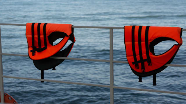 利比亚岸外船只沉没 逾100名偷渡者溺毙
