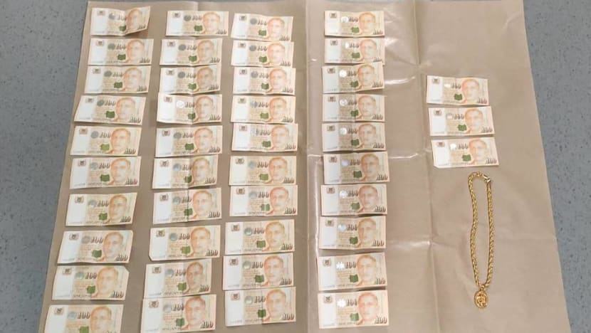 2 men arrested after allegedly pawning counterfeit Rolex watches for at least S$52,000 2 men arrested after allegedly pawning counterfeit Rolex watches for at least S$52,000