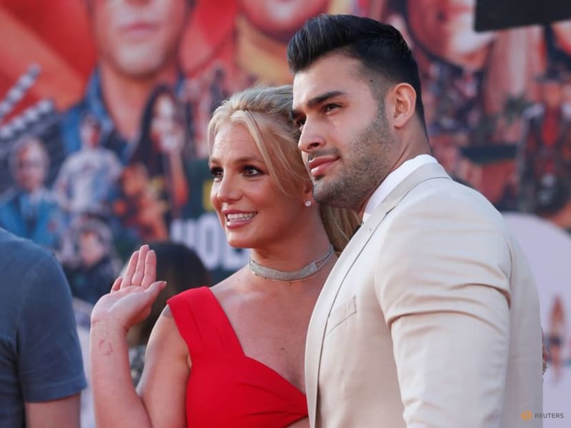 Britney Spears announces engagement to boyfriend Sam Asghari