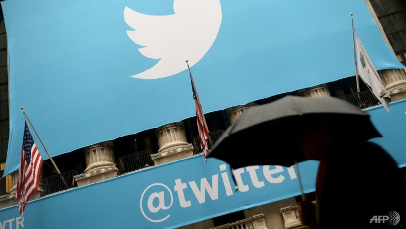 Twitter shuts down free access to interfaces