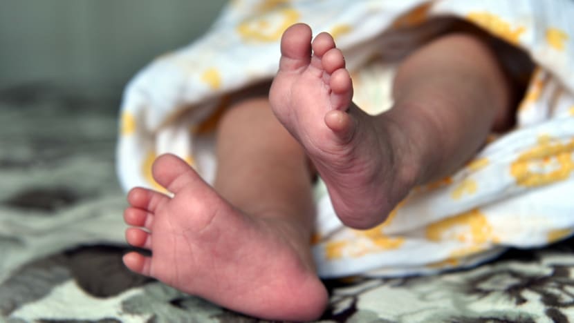 File:Newborn-Baby-Feet.jpg - Wikipedia