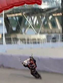 A Red Lion parachutist landed badly at the National Day Parade 2022. 