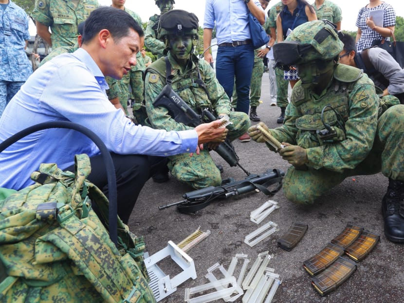 Senior Minister of State for Defence Mr Ong Ye Kung visits the Singapore Army’s Standby Force activation exercise today at Amoy Quee Camp. Photo: Ernest Chua/TODAY