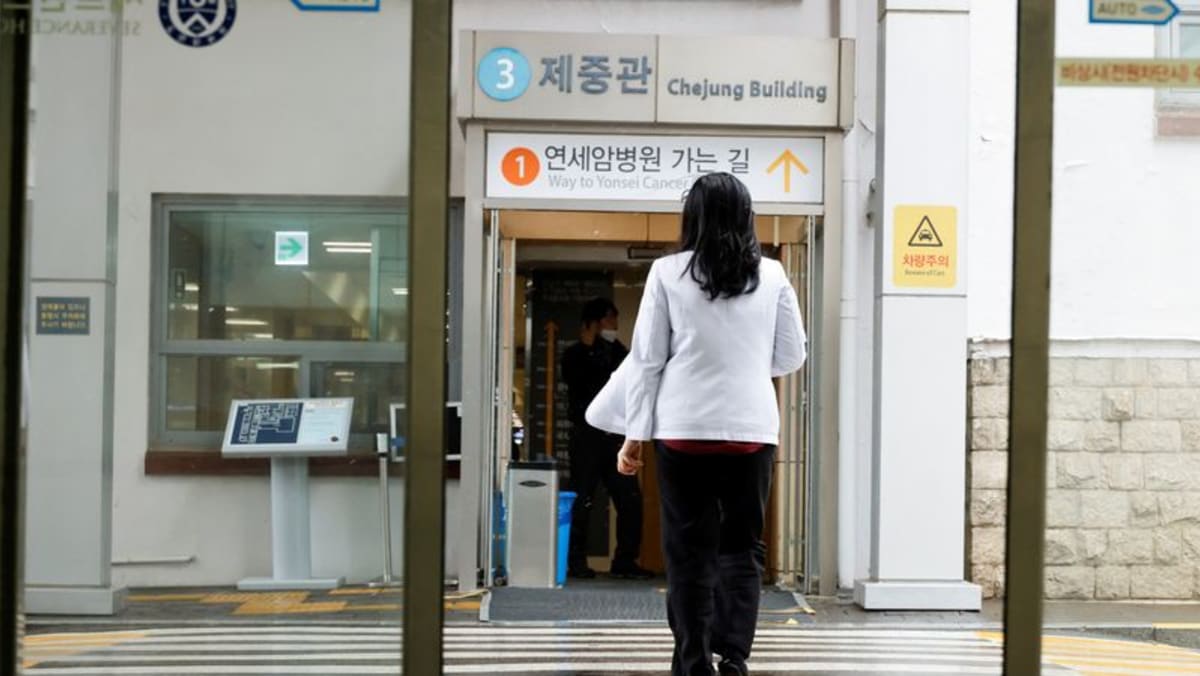 South Korea nurses to take on more medical work due to doctor walkout South Korea nurses to take on more medical work due to doctor walkout
