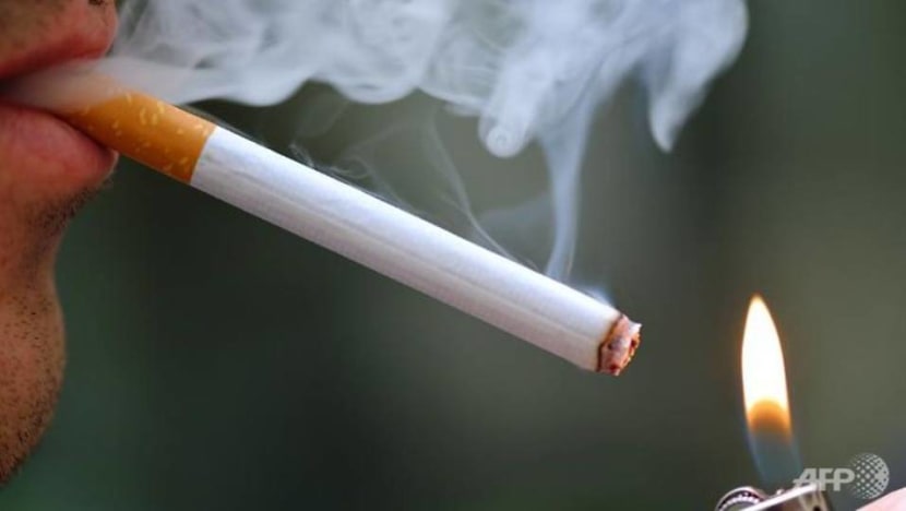 Tobacco retailers get staff ready for raising of minimum smoking age to 21 on Jan 1 Tobacco retailers get staff ready for raising of minimum smoking age to 21 on Jan 1