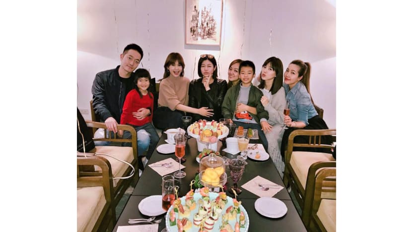 Michelle Chen hosts baby shower