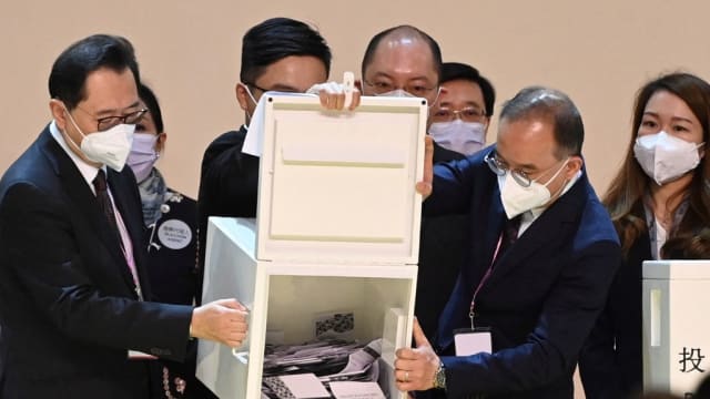 李家超高票当选香港特首 欧盟：选举违反民主