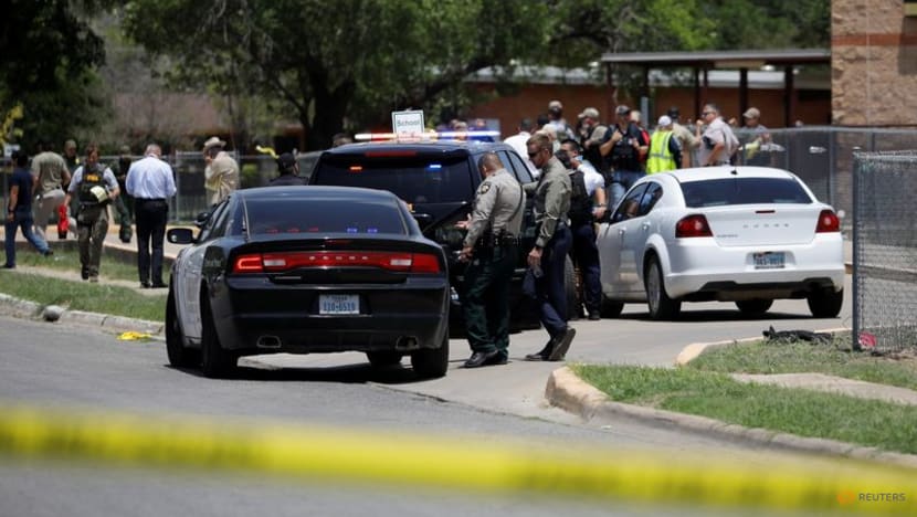 Minutes before rampage, Texas elementary school gunman sent message warning of attack
