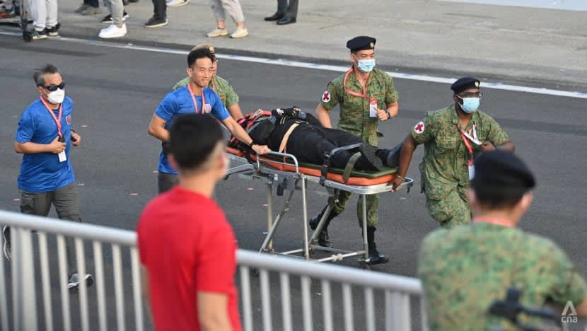 SAF jalankan penilaian risiko lompatan payung terjun selepas insiden Red Lions di NDP SAF jalankan penilaian risiko lompatan payung terjun selepas insiden Red Lions di NDP