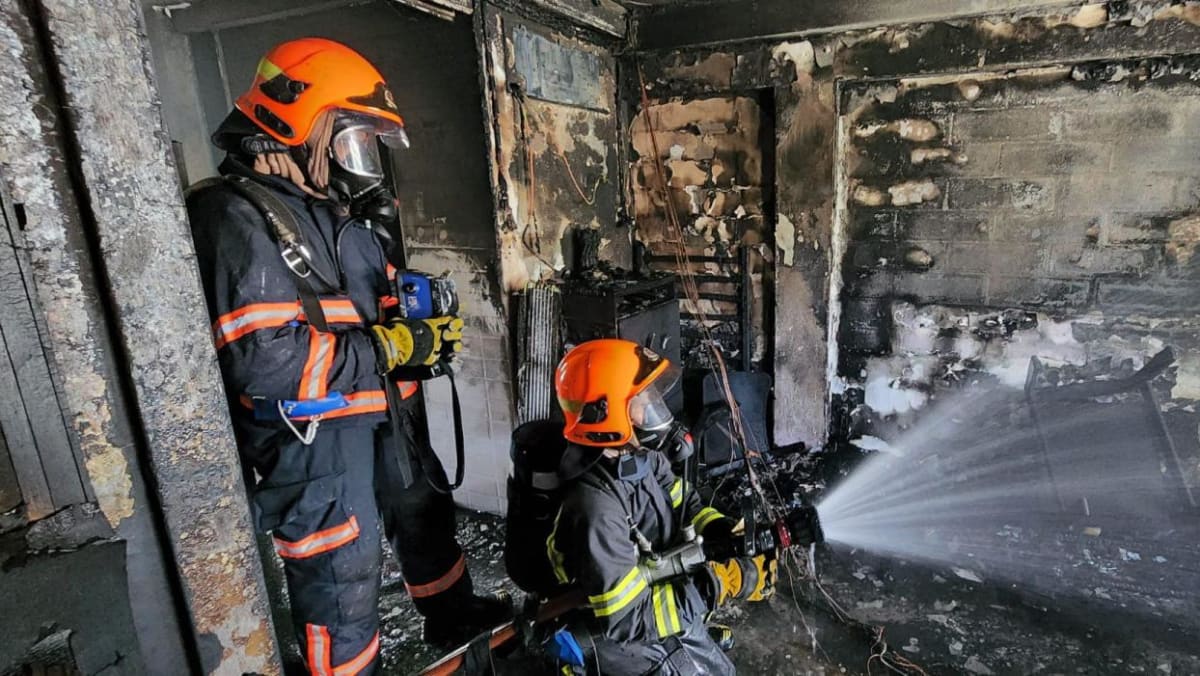 Kebakaran terjadi di flat Beo Crescent, kobaran api terkait dengan baterai sepeda listrik: SCDF