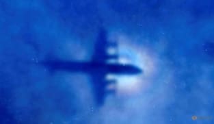 காணாமற்போன MH370 விமானம். இன்னமும் பதில் தேடி ஏங்கும் குடும்பத்தார்