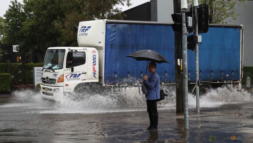 Heavy rains, flash floods threaten Australia's south-east Heavy rains, flash floods threaten Australia's south-east