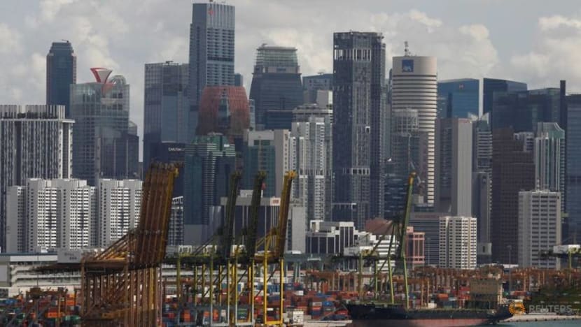 Singapore's exports fall 4.9% in November Singapore's exports fall 4.9% in November