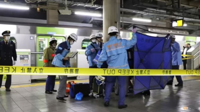 女子在东京火车上持刀伤人 三人受伤
